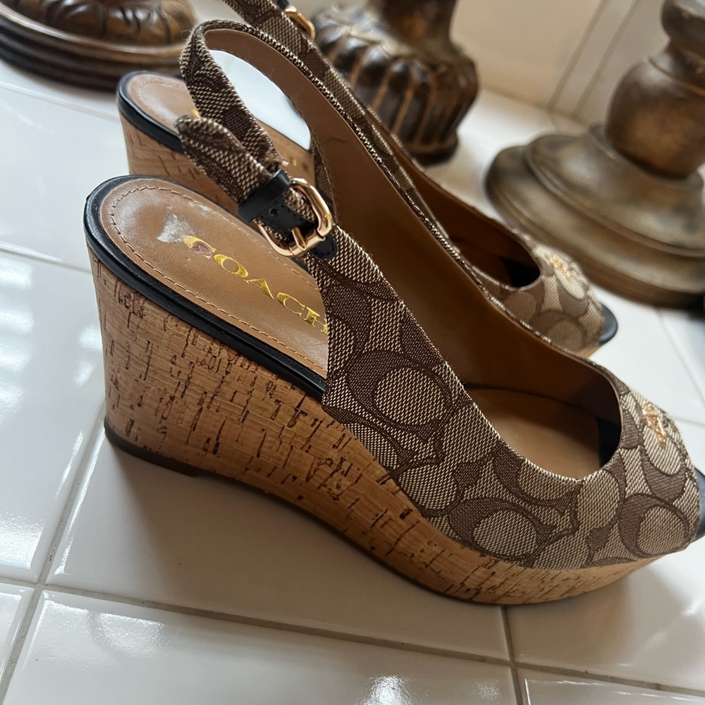 COACH WEDGE SANDALS- EXCELLENT CONDITION THESE ARE BEAUTIFUL 🤩